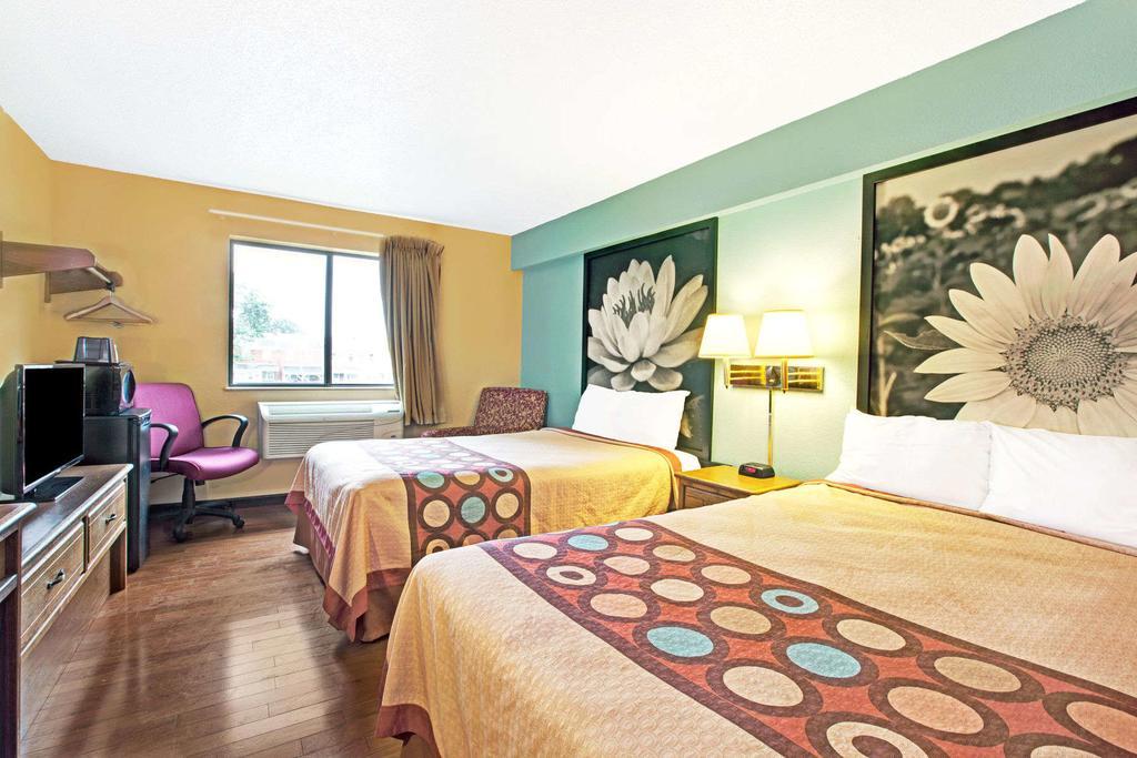 Super 8 By Wyndham Baltimore/Essex Area Exterior photo