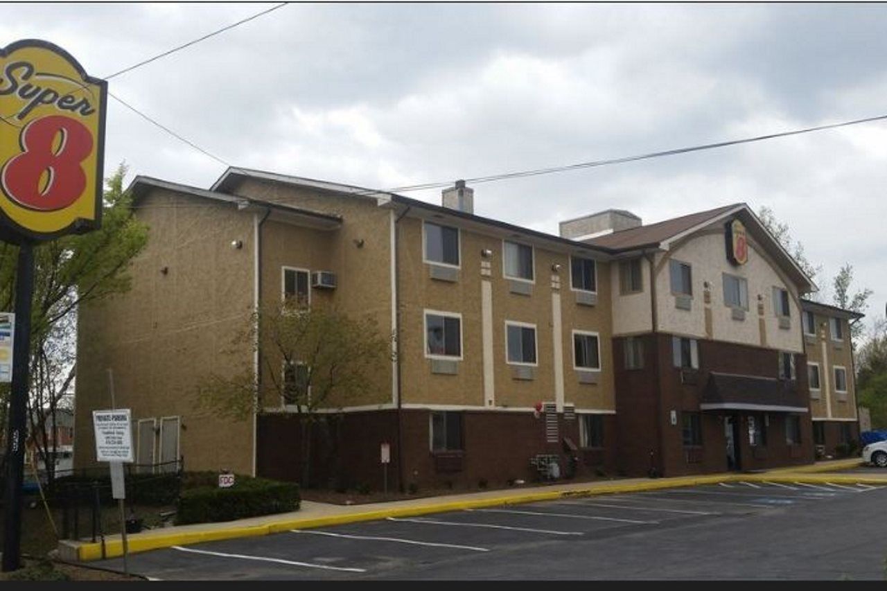 Super 8 By Wyndham Baltimore/Essex Area Exterior photo
