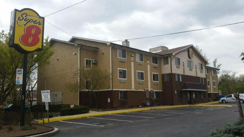 Super 8 By Wyndham Baltimore/Essex Area Exterior photo